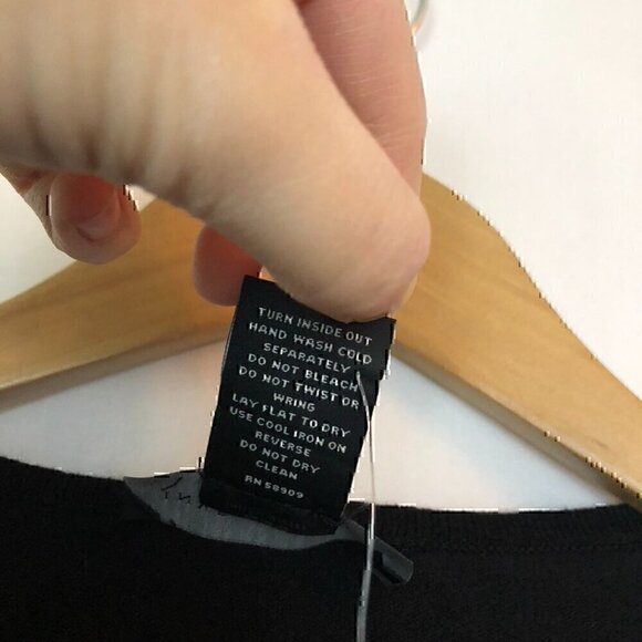 NEW INVESTMENTS PETITE Black Beaded Bead Holiday Rayon Crewneck Sweater PS SP - Picture 6 of 7